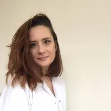Psk. Ezgi Akyürek Ayyıldız — Psikoloji, Kocaeli. Portre fotoğrafı.