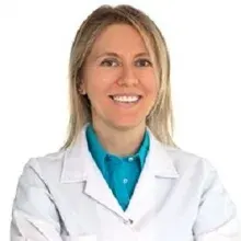 Dr. Dt. Canan Hatipoğlu — Kadıköy, İstanbul. Portre fotoğrafı.