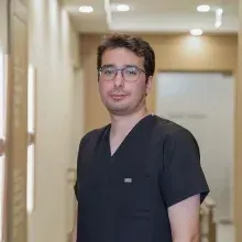 Dt. Ahmet Hamdi Sabırlı — Diş Hekimi, İstanbul. Portre fotoğrafı.