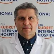 Uzm. Dr. Muzaffer Şahin — Dermatoloji, Çankaya, Ankara. Portre fotoğrafı.