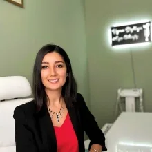 Uzm. Dyt. Ayça Güleryüz — Diyetisyen. Portre fotoğrafı.
