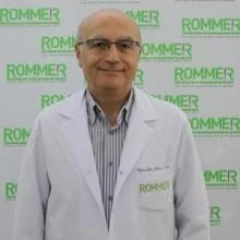 Uzm. Dr. Nihat Taşçı — Fiziksel Tıp Ve Rehabilitasyon, Nilüfer, Bursa. Portre fotoğrafı.