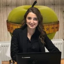 Dyt. Hilal Büyükkuşcu — Diyetisyen, Uşak. Portre fotoğrafı.