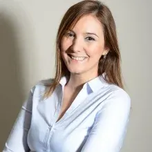 Uzm. Dkt. Dilek Eroğlu Uzun — Dil ve Konuşma Terapisi. Portre fotoğrafı.