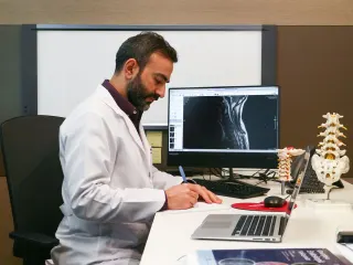 Prof. Dr. Salim Şentürk profilinde yer alan galeri fotoğrafı.