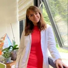 Dyt. Eda Yılmaz — Diyetisyen, Kocaeli. Portre fotoğrafı.