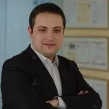 Doç. Dr. Serhat Mutlu — Ortopedi Ve Travmatoloji, İstanbul. Portre fotoğrafı.