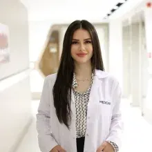 Kl. Psk. İlayda Kutevu — Psikoloji, İstanbul. Portre fotoğrafı.