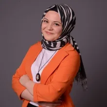 Dyt. Münire Özdemir — Diyetisyen. Portre fotoğrafı.