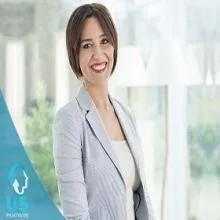 Uzm. Dr. Elif Mutlu — Psikiyatri, İstanbul. Portre fotoğrafı.