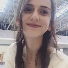 Dyt. Kübra Akalın — Diyetisyen, Kayseri. Portre fotoğrafı.