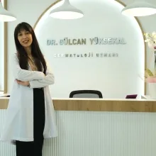 Uzm. Dr. Gülcan Yüksekal — Dermatoloji, Sakarya. Portre fotoğrafı.