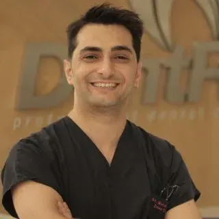 Dr. Dt. Burak Bulmuş profilinde yer alan galeri fotoğrafı.