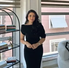 Gülcan Bildik — Aile Danışmanlığı. Portre fotoğrafı.