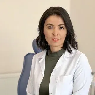 Dt. Demet Duran — Diş Hekimi, Ankara. Portre fotoğrafı.