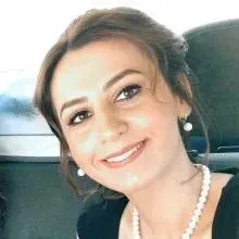 Dt. Elif Nur Özdoğan — Diş Hekimi, Adana. Portre fotoğrafı.