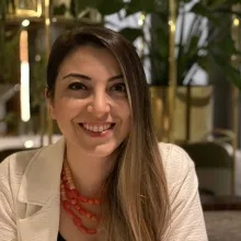 Uzm. Dr. Zeynep Ezgi Bal Işık — Psikiyatri, Ankara. Portre fotoğrafı.