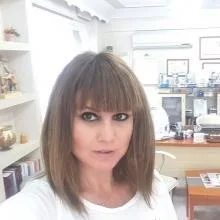 Dt. Nalan Alptekin — Diş Hekimi, İstanbul. Portre fotoğrafı.