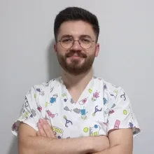 Fzt. Selim Acar — Fizyoterapi Ve Rehabilitasyon, Karşıyaka, İzmir. Portre fotoğrafı.
