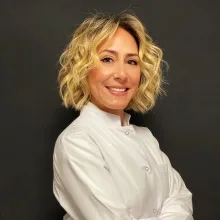 Dr. Dt. Tuğçe Baloğlu — Ankara. Portre fotoğrafı.