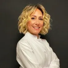 Dr. Dt. Tuğçe Baloğlu — Ankara. Portre fotoğrafı.