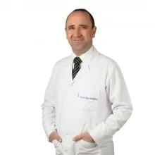 Op. Dr. Uğur Demirci — Kulak Burun Boğaz, Osmangazi, Bursa. Portre fotoğrafı.