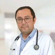 Uzm. Dr. Mehmet Zeki Aydın — İç Hastalıkları. Portre fotoğrafı.