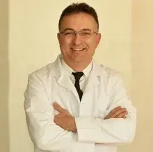 Prof. Dr. Özcan Atahan — Üroloji, Bursa. Portre fotoğrafı.