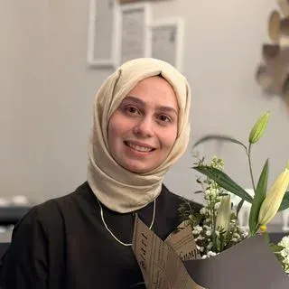 Dt. Merve İrem Demir — Diş Hekimi, Etimesgut, Ankara. Portre fotoğrafı.