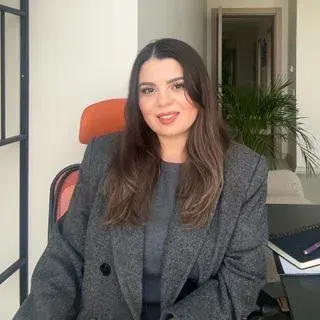 Psk. Derya Karabulut — İzmir. Portre fotoğrafı.