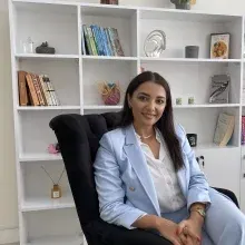 Psk. Cansu Arsav Tatlı — Psikoloji, Kayseri. Portre fotoğrafı.