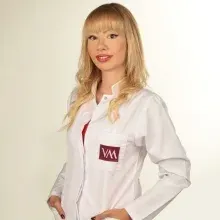 Op. Dr. Merve Demir — Kadın Hastalıkları Ve Doğum, İstanbul. Portre fotoğrafı.
