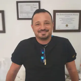 Dr. Dt. Emre Eti profilinde yer alan galeri fotoğrafı.
