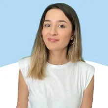 Dkt. Büşra Selman — Dil ve Konuşma Terapisi. Portre fotoğrafı.