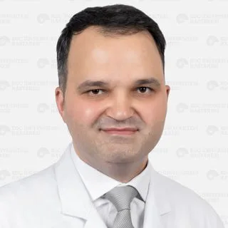 Op. Dr. Hüseyin Emre Arslan — Genel Cerrahi, Odunpazarı, Eskişehir. Portre fotoğrafı.