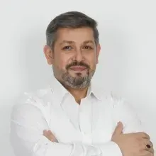 Ahmet Şahin — Aile Danışmanlığı, İstanbul. Portre fotoğrafı.