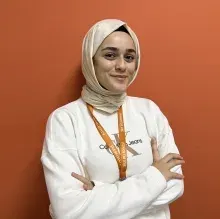 Uzm. Psk. Şevval Kurnaz — Psikoloji, İstanbul. Portre fotoğrafı.