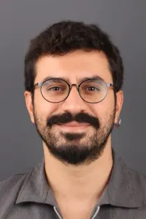 Uzm. Dt. Mert Özalpay profilinde yer alan galeri fotoğrafı.