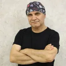 Dr. Hasan Yeşilkayalı — Sertifikalı Medikal Estetik, İstanbul. Portre fotoğrafı.
