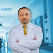 Op. Dr. Murat Gürel — Plastik Rekonstrüktif Ve Estetik Cerrahi, İstanbul. Portre fotoğrafı.
