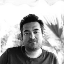 Uzm. Psk. Atakan Ayvazoğlu — Psikoloji, İstanbul. Portre fotoğrafı.