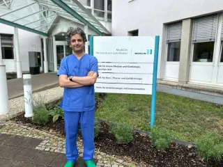 Prof. Dr. Şükrü Akyüz profilinde yer alan galeri fotoğrafı.