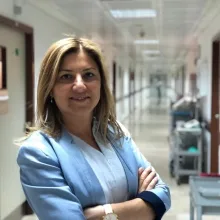 Prof. Dr. Selmin Karataylı Özgürsoy — Kulak Burun Boğaz, Ankara. Portre fotoğrafı.