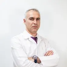 Doç. Dr. Zafer Şen — Ortopedi Ve Travmatoloji. Portre fotoğrafı.