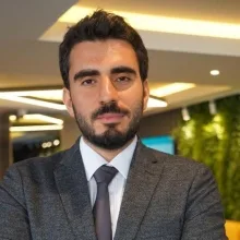 Op. Dr. Samet Çağrı Çoşkun — Kulak Burun Boğaz, İstanbul. Portre fotoğrafı.