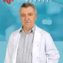 Op. Dr. Mehmet Gökçe — Çocuk Cerrahisi, İstanbul. Portre fotoğrafı.
