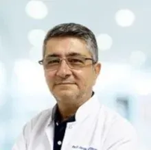 Uzm. Dr. Serdar Karapençe — Radyoloji, Kartal, İstanbul. Portre fotoğrafı.