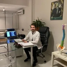 Fzt. Ferhat Cantekin — Fizyoterapi Ve Rehabilitasyon, İstanbul. Portre fotoğrafı.