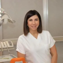 Dr. Deniz Noyun. Portre fotoğrafı.