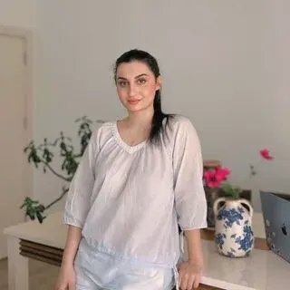 Psk. Reyhan Sıla Dedeoğlu — Psikoloji. Portre fotoğrafı.